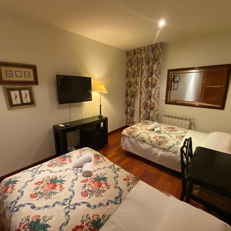 Ch Hostal Victoria Cuenca  Esterno foto