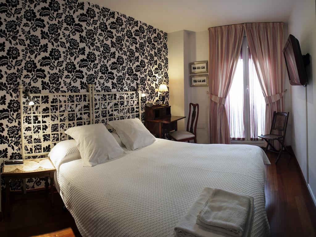 Ch Hostal Victoria Cuenca  Esterno foto
