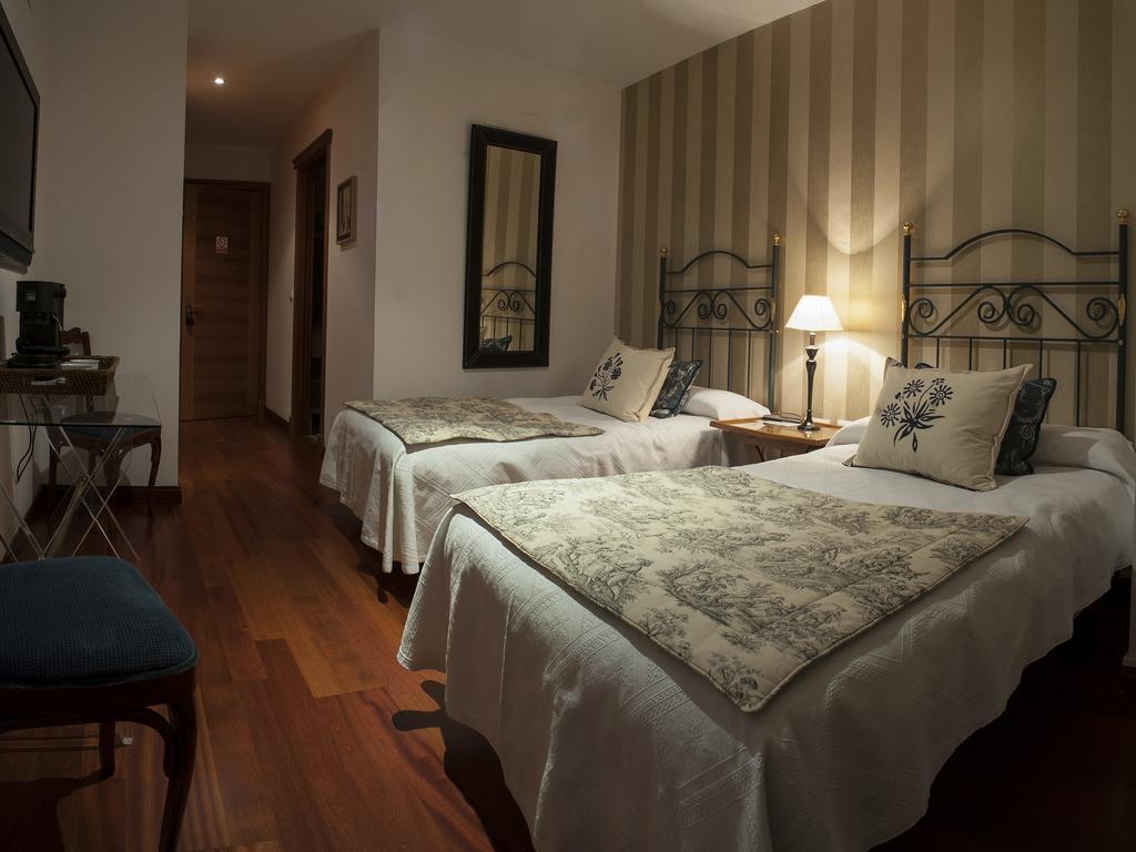 Ch Hostal Victoria Cuenca  Esterno foto