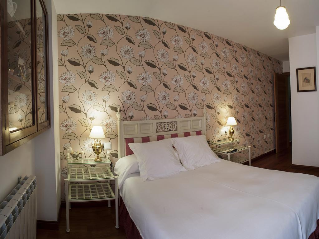 Ch Hostal Victoria Cuenca  Esterno foto